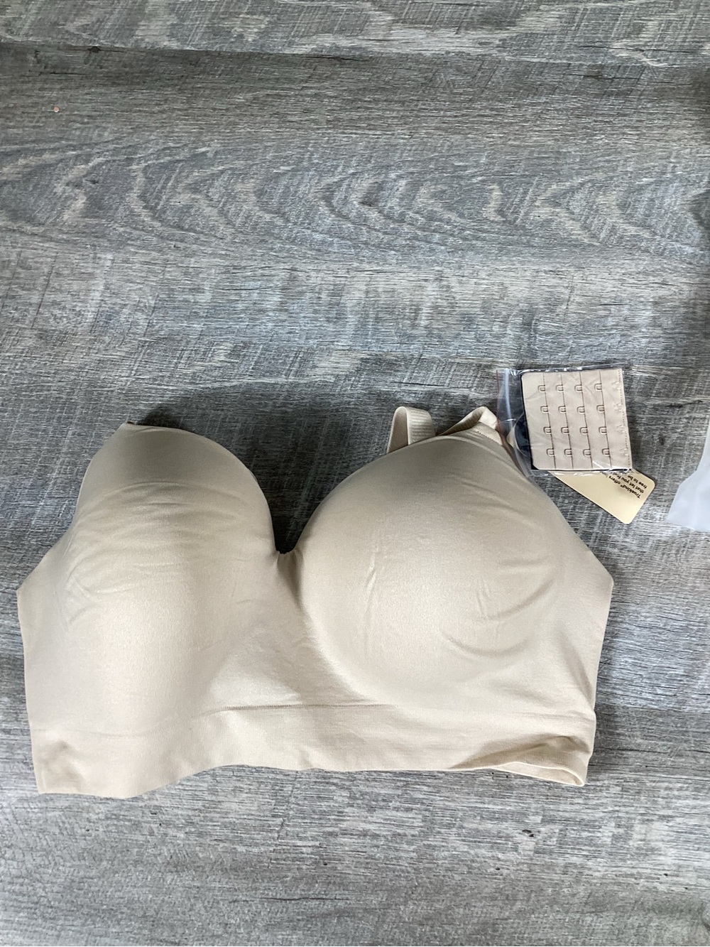 Seamless Strapless Convertible Bra in Beige